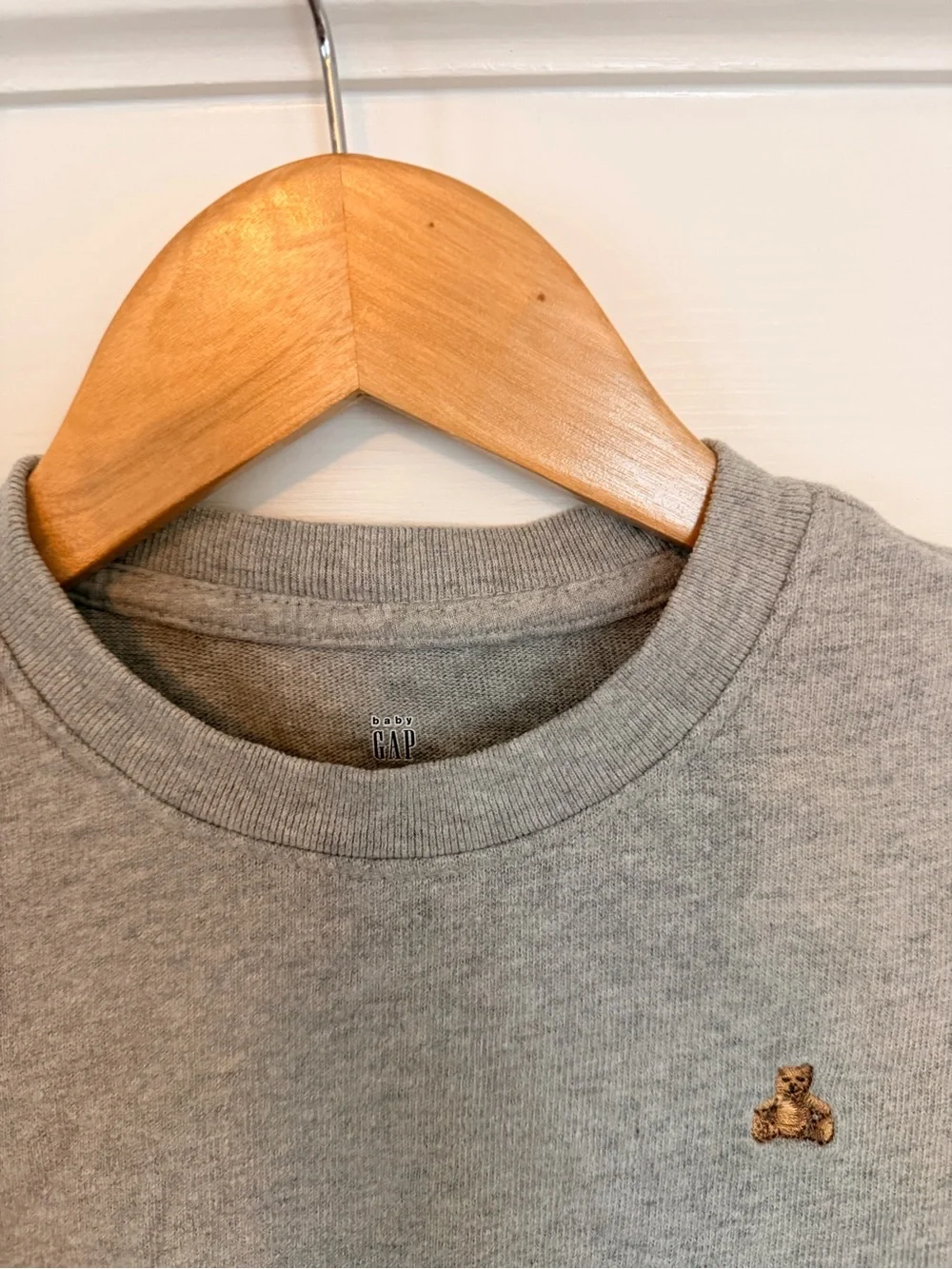 Gap Kids Heather Gray Crewneck Sweatshirt with Brown Bear Embroidery